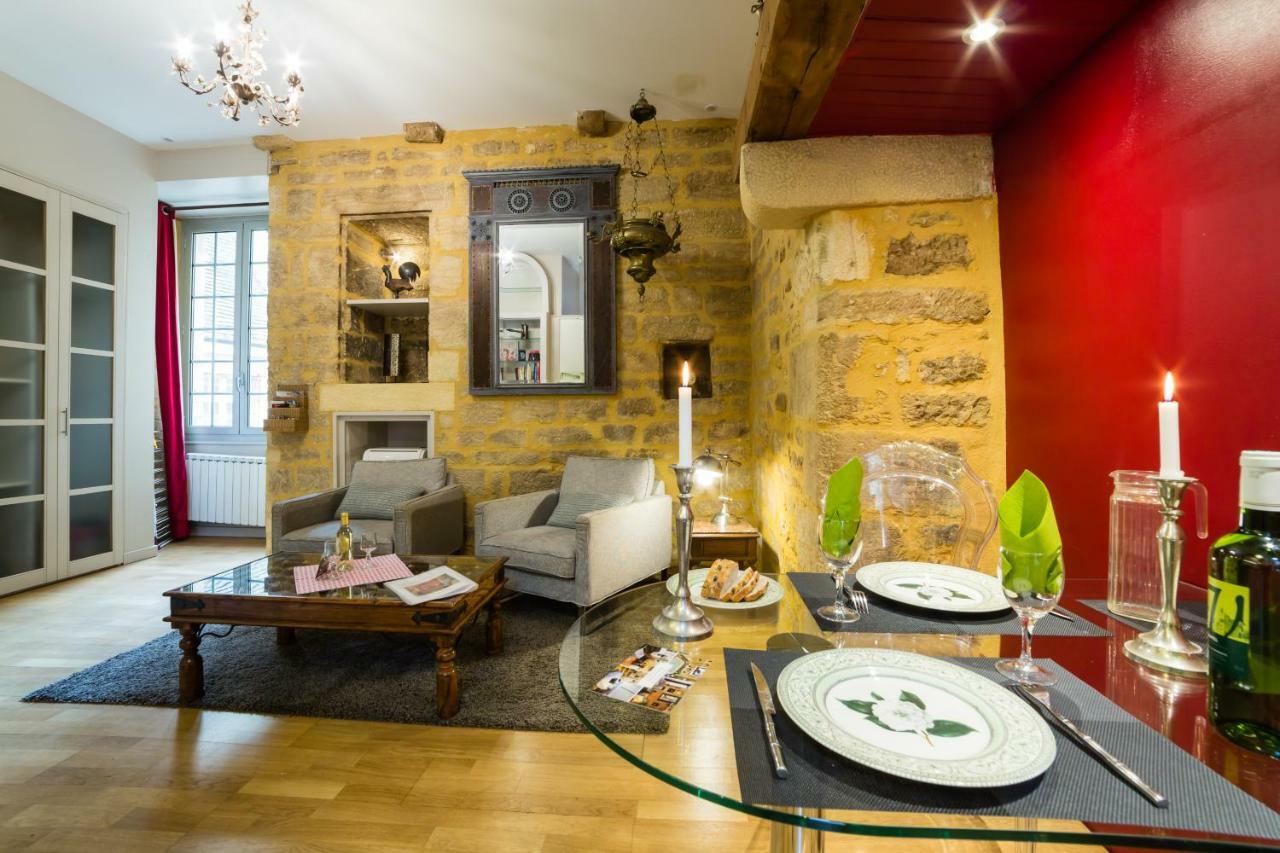 Rouge Passion Apartment