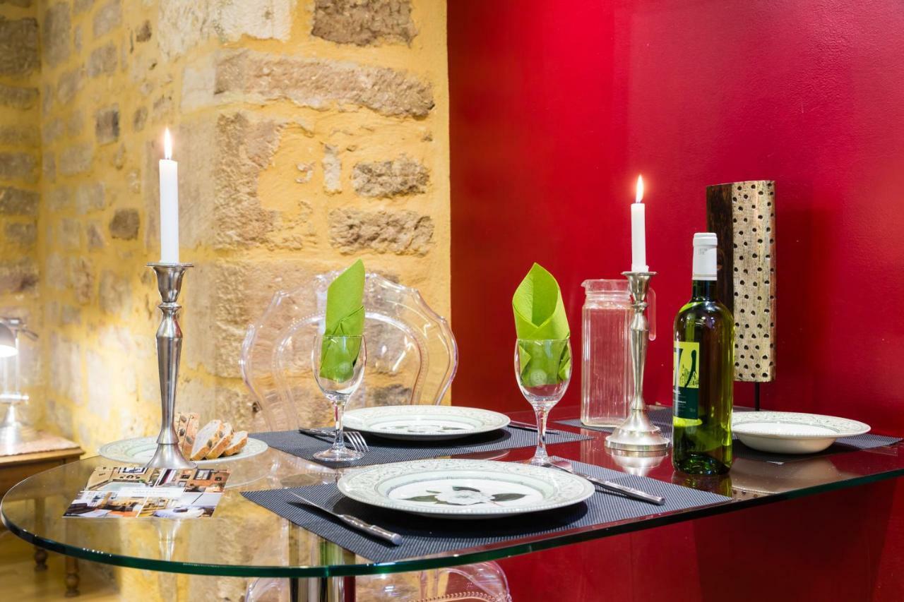Apartment Rouge Passion *
